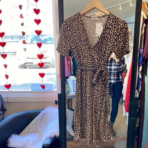 1 LEFT * Leopard Print Wrap Midi dress - Picture 5 of 5
